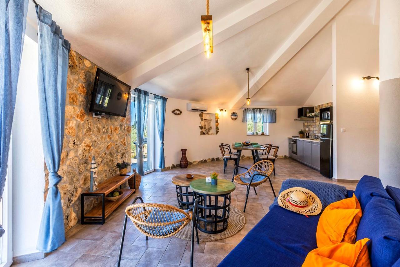 Island Getaway - Heritage House Mirce Eksteriør bilde